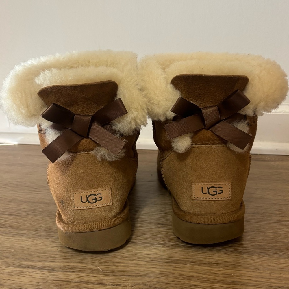 mini bailey bow uggs